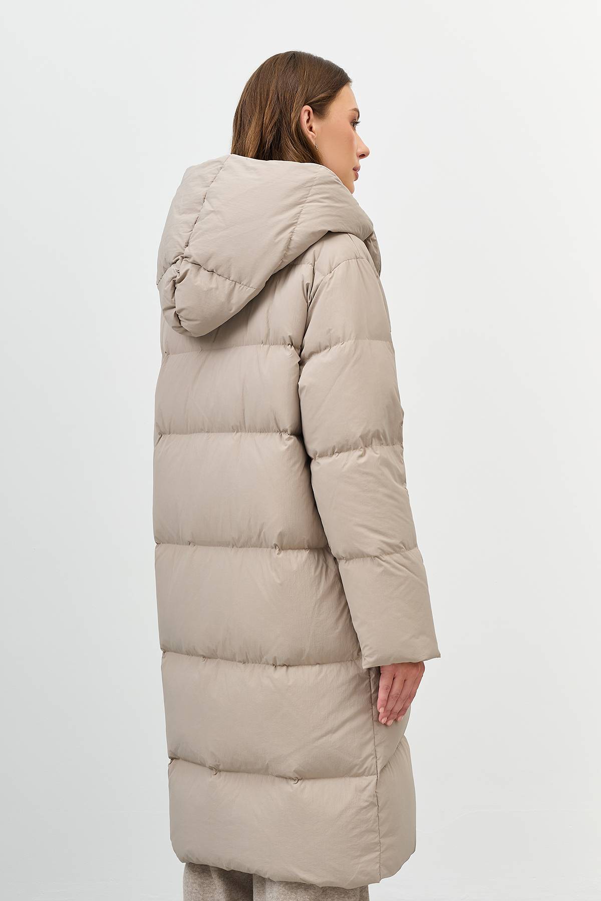 Лимитированная серия пуховик с капюшоном и палантин, 44