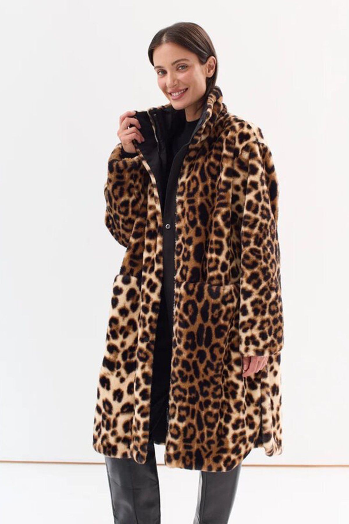 Двустороннее пальто с ярким анималистичным принтом, 42р