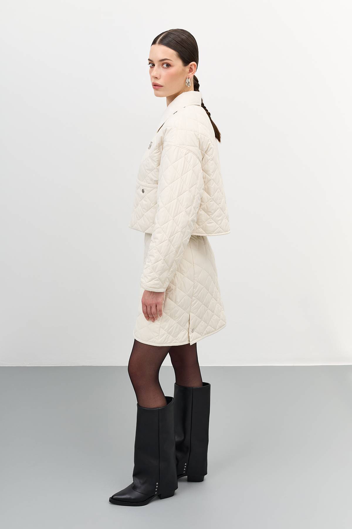 Лимитированная серия светло-бежевая куртка с палантином, 42