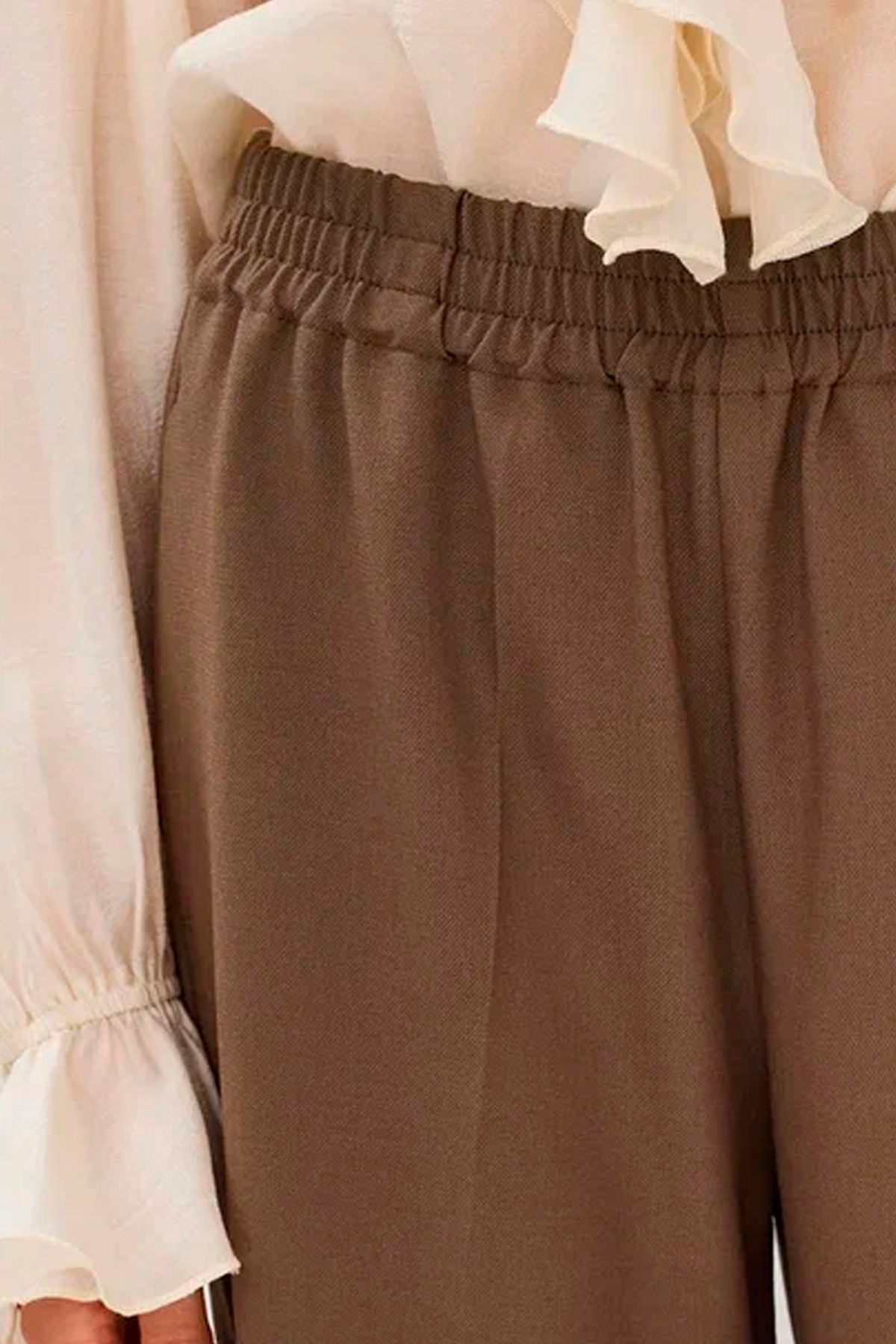 Коричневые брюки с резинкой на талии, 50р