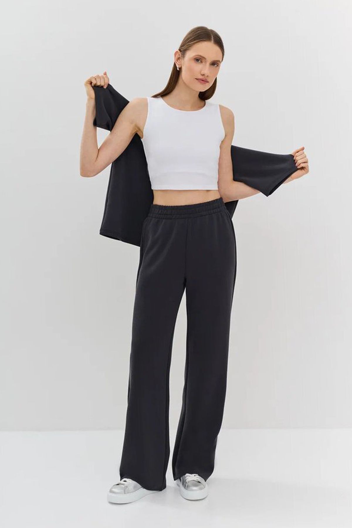 Укороченный базовый топ без рукавов в белом цвете, 44р